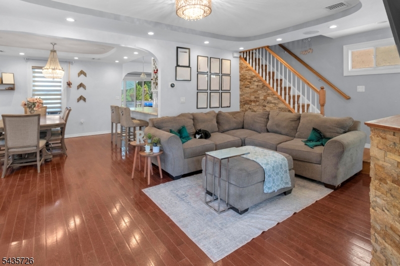 56 Ridgefield Ave