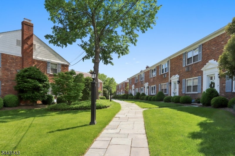 68-86 New England Avenue 21