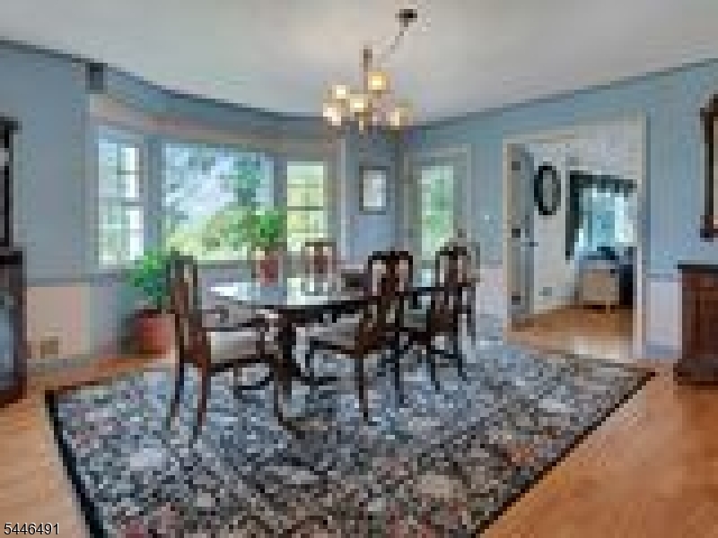 10 Brush Hill