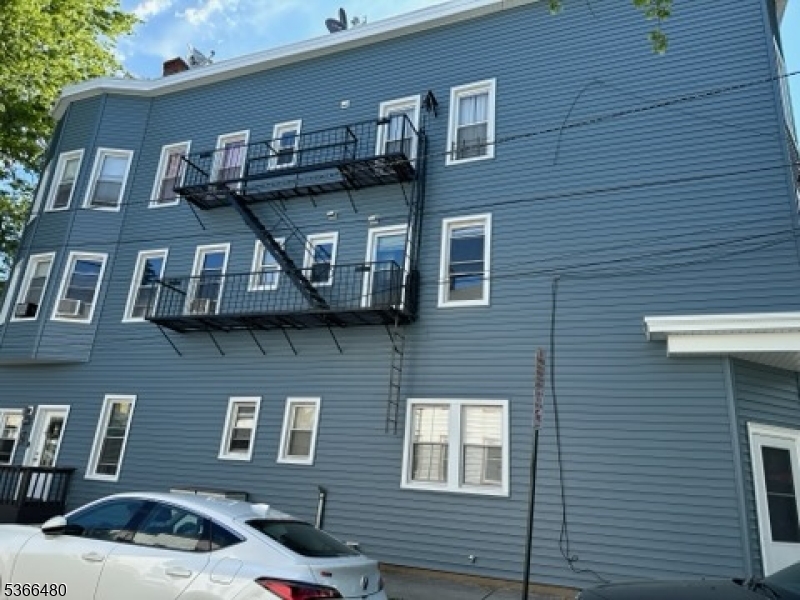 50 James St 3