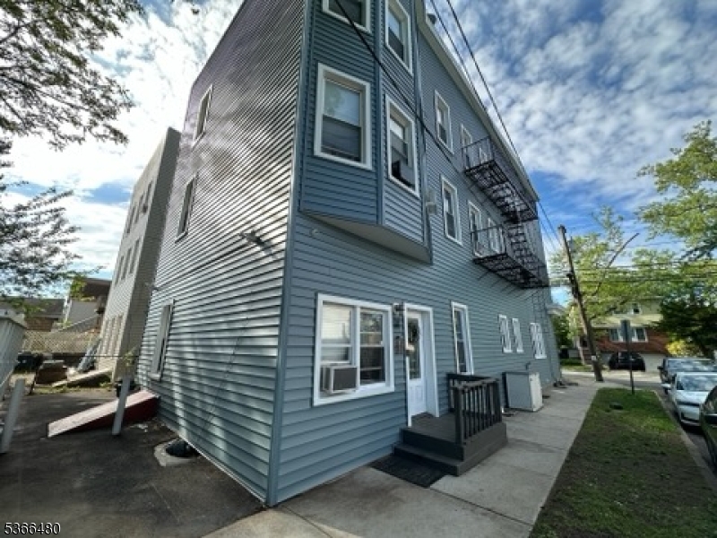 50 James St 3