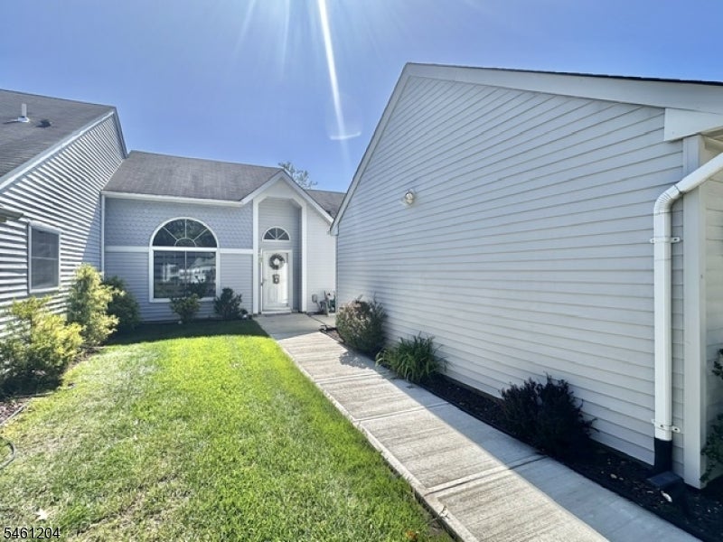 589B Madison Dr