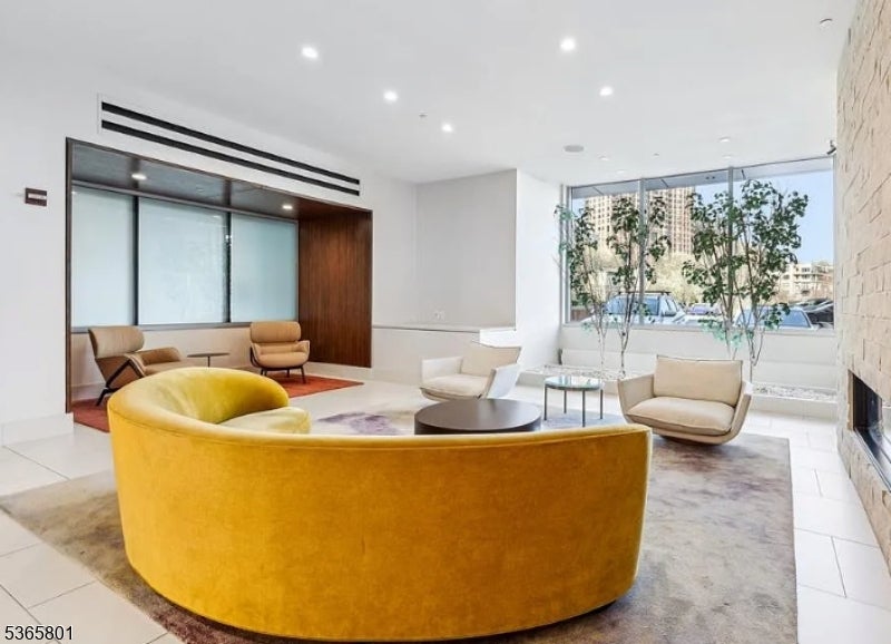 1611 Hudson Park 1611