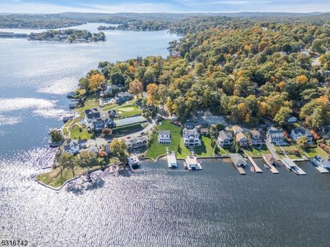 7 Pickerel Point Dr Hopatcong Boro NJ 07843