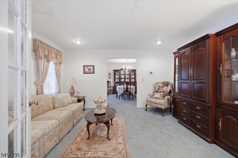 142 N Locust Lake Rd