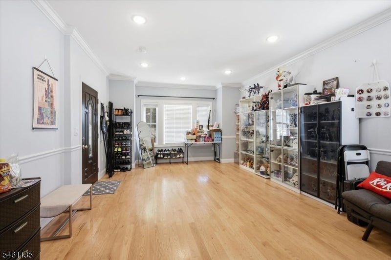 322 Cross St