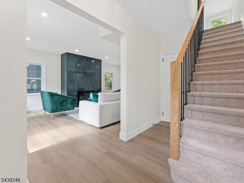 807 Mountain Ave