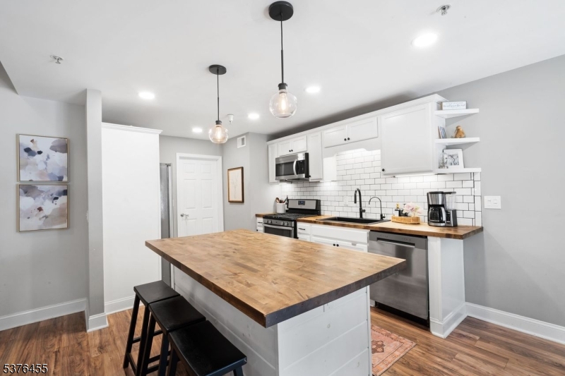 1023 Wendover Ct