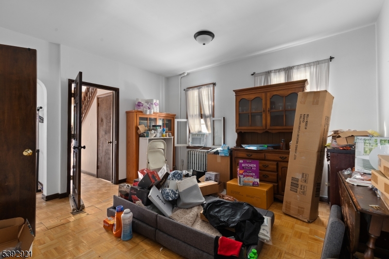 5 Edison Pl