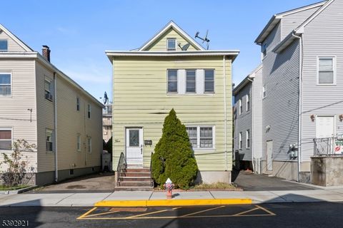 Photo of 5 Edison Pl, East Rutherford, NJ 07073 (MLS # 3994182)