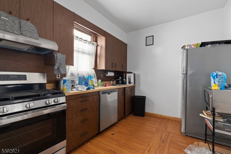 5 Edison Pl