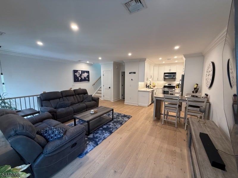 56D Ridgedale Ave 56D