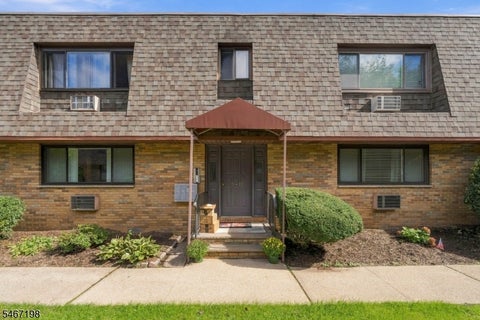 Photo for 164 Diamond Bridge Ave 9
