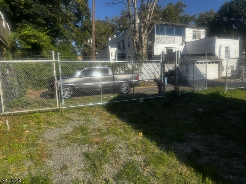 335 Linden Ave