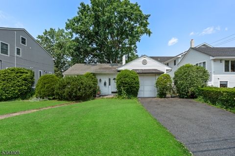 Photo of 8 Hampton Rd, Clifton, NJ 07012 (MLS # 3969180)