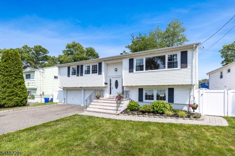 4 Huron Ave
