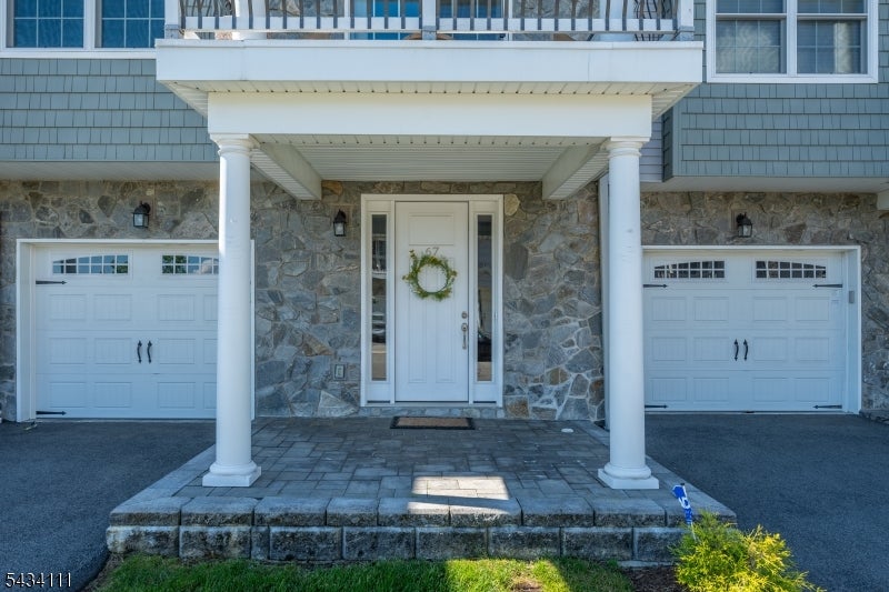 67 Halina Ln