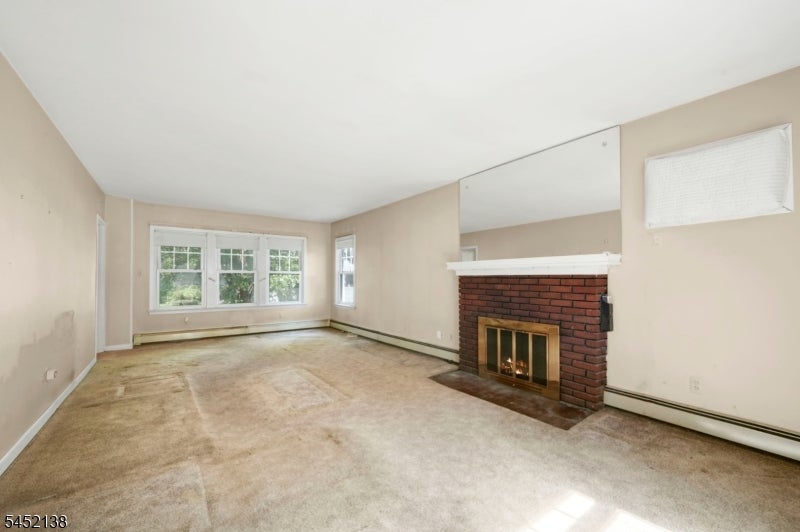 30 Bloomfield Ave