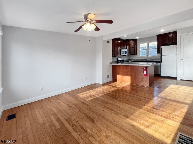 92 1/2 Macculloch Ave