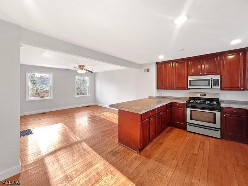 92 1/2 Macculloch Ave