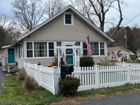 26 Bellows Ln Montville Twp. NJ 07082