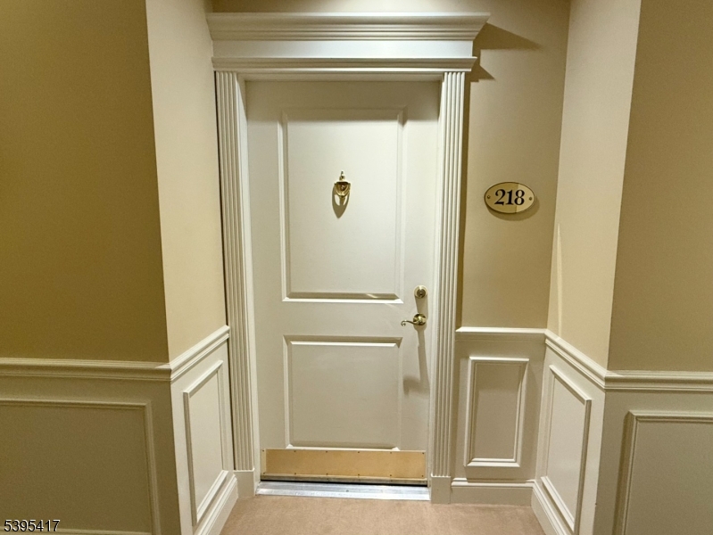 175 Rochelle Ave 218