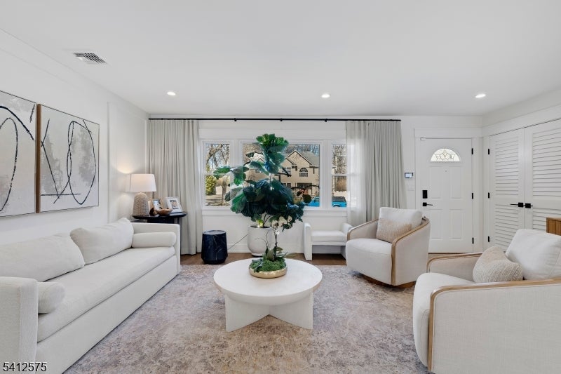 58 Edgewood Dr
