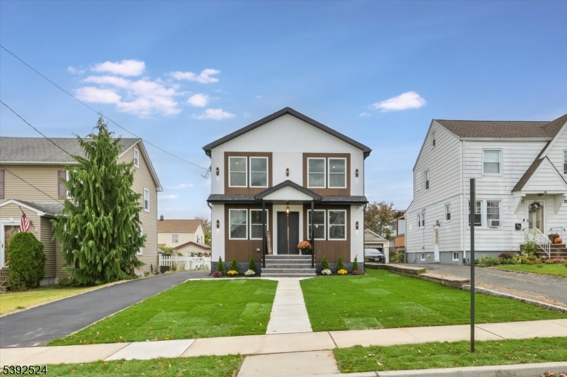 476 Innes Rd
