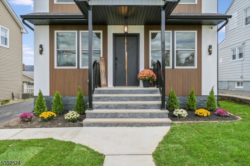 476 Innes Rd