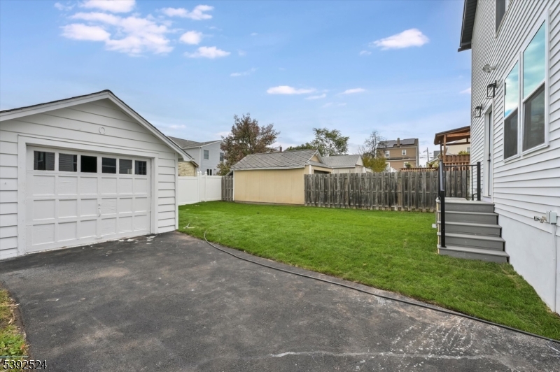 476 Innes Rd