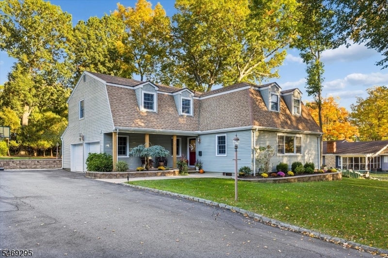 48 Greenrale Ave
