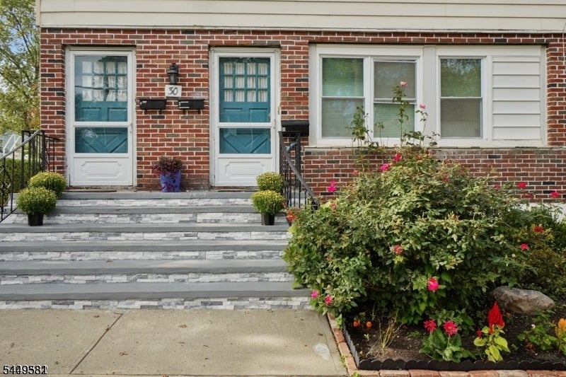30 Aubrey St 2