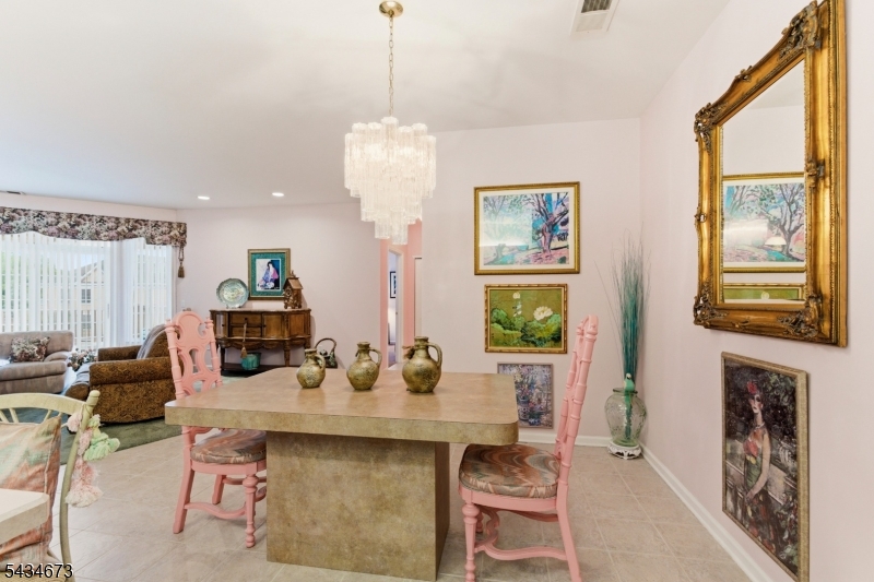1328 Hamilton Dr