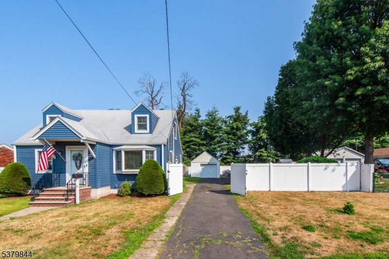 33 Martha Ave
