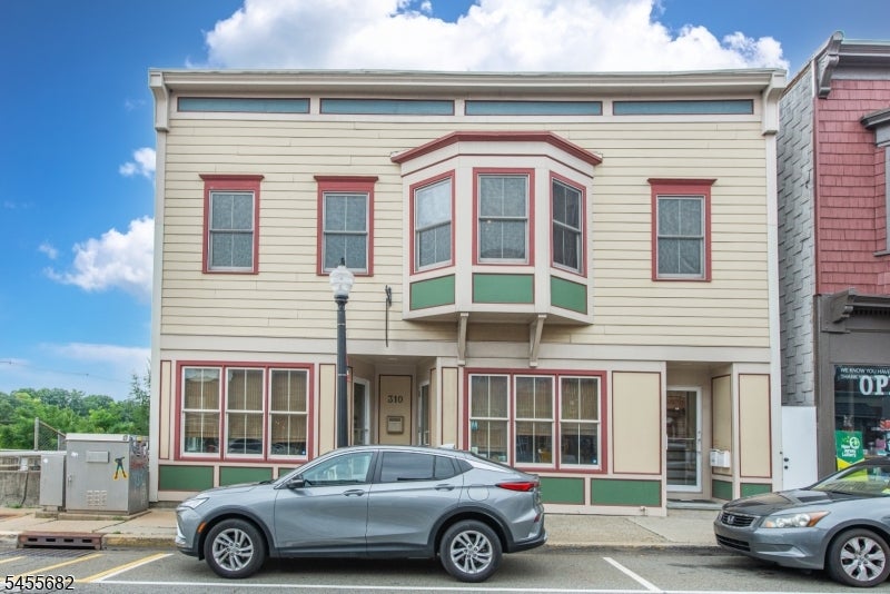 310 Main St