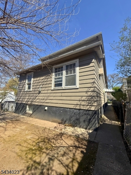 12 Hillcrest Rd