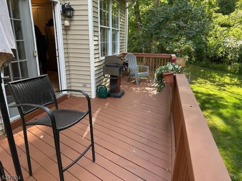 85 Arrowgate Dr