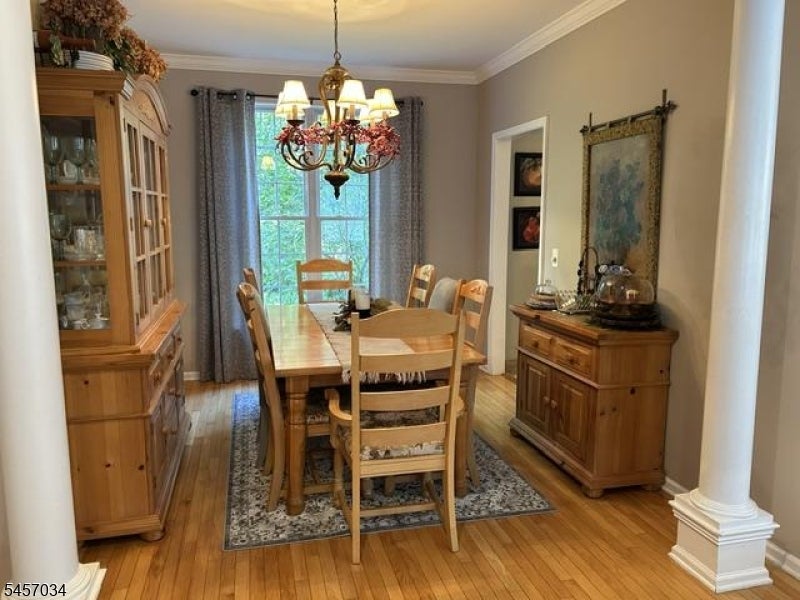 85 Arrowgate Dr