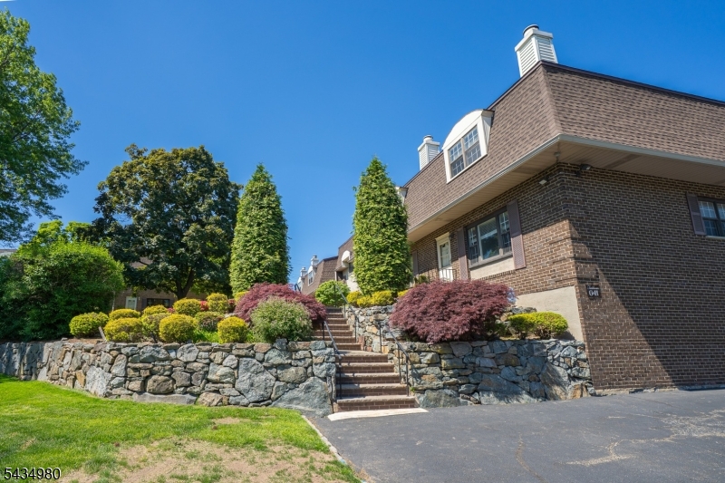 575 Grove St G3