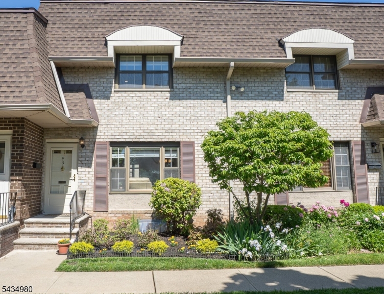 575 Grove St G3