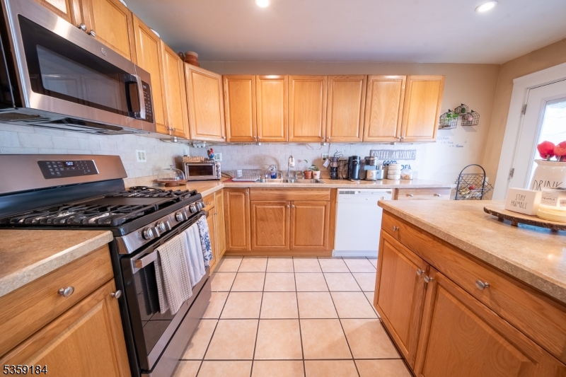 31 Lyons Pl