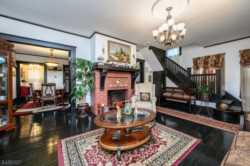 115 E 6th Ave