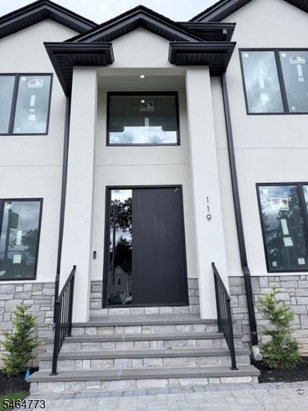 119 Arnot Pl