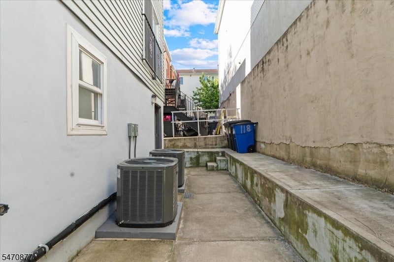118 Oraton St