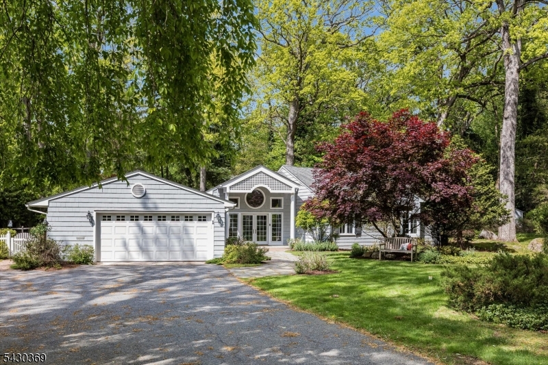 1 Hickory Ln