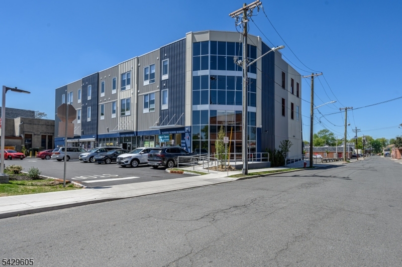 202-208 W 7Th St 2C