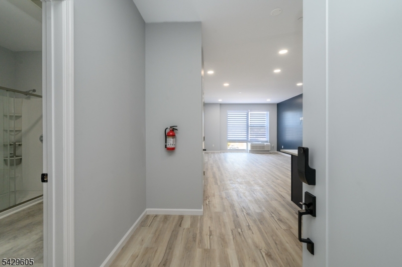 202-208 W 7Th St 2C