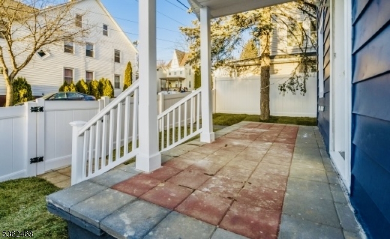 288 Marshall St