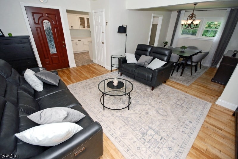 202 Long Hill Rd