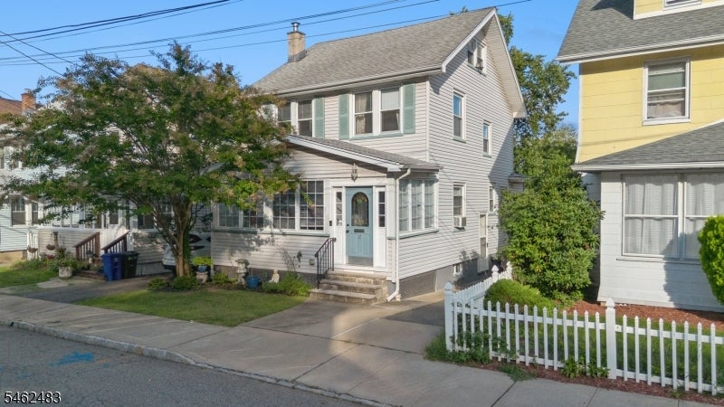 4 Park Dr West